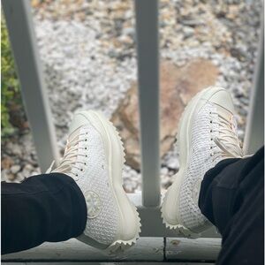 converse boots🙌🏼 color cream 🔥🔥 size 8,5 best deal price 200$